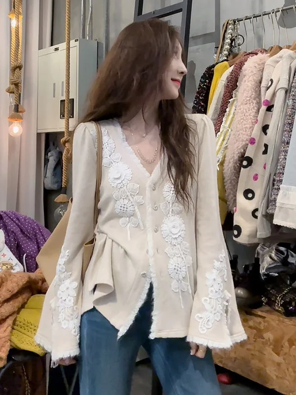 Heavyweight Knitted V-Neck Sleeveless Cardigan Women's Spring New Style Slimming Floral Embroidery Long Sleeve Knitwear
Heavyweight Knitted V-Neck Sleeveless Cardigan Women's Spring New Style Slimming Floral Embroidery Long Sleeve Knitwear