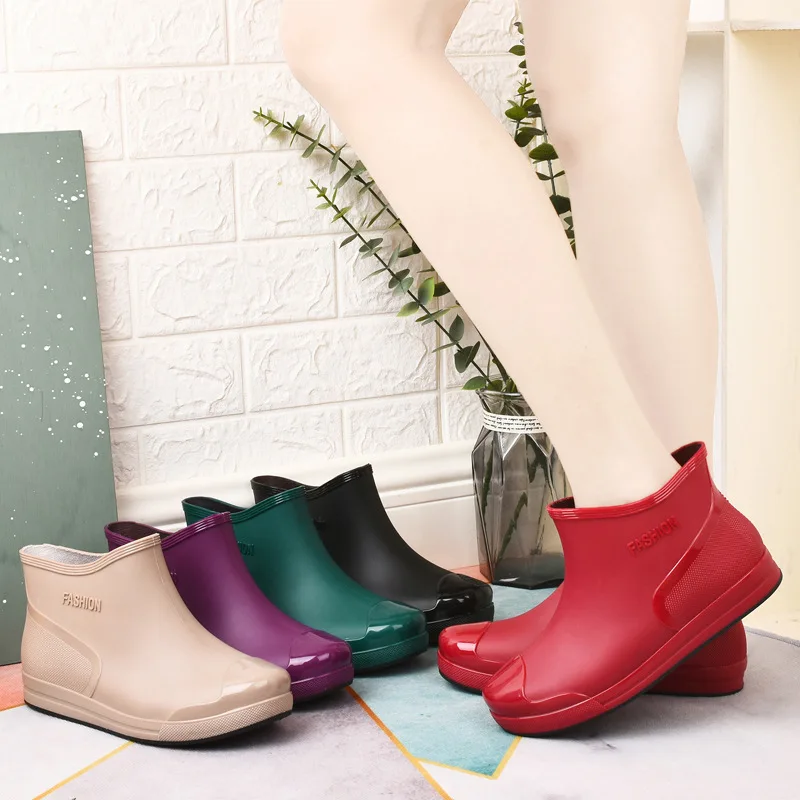 Women's Short Rain Boots Waterproof Warm Slip-Resistant Outdoor Wear EVA Material Spring Autumn Season Fashionable PVC Outer
Women's Short Rain Boots Waterproof Warm Slip-Resistant Outdoor Wear EVA Material Spring Autumn Season Fashionable PVC Outer