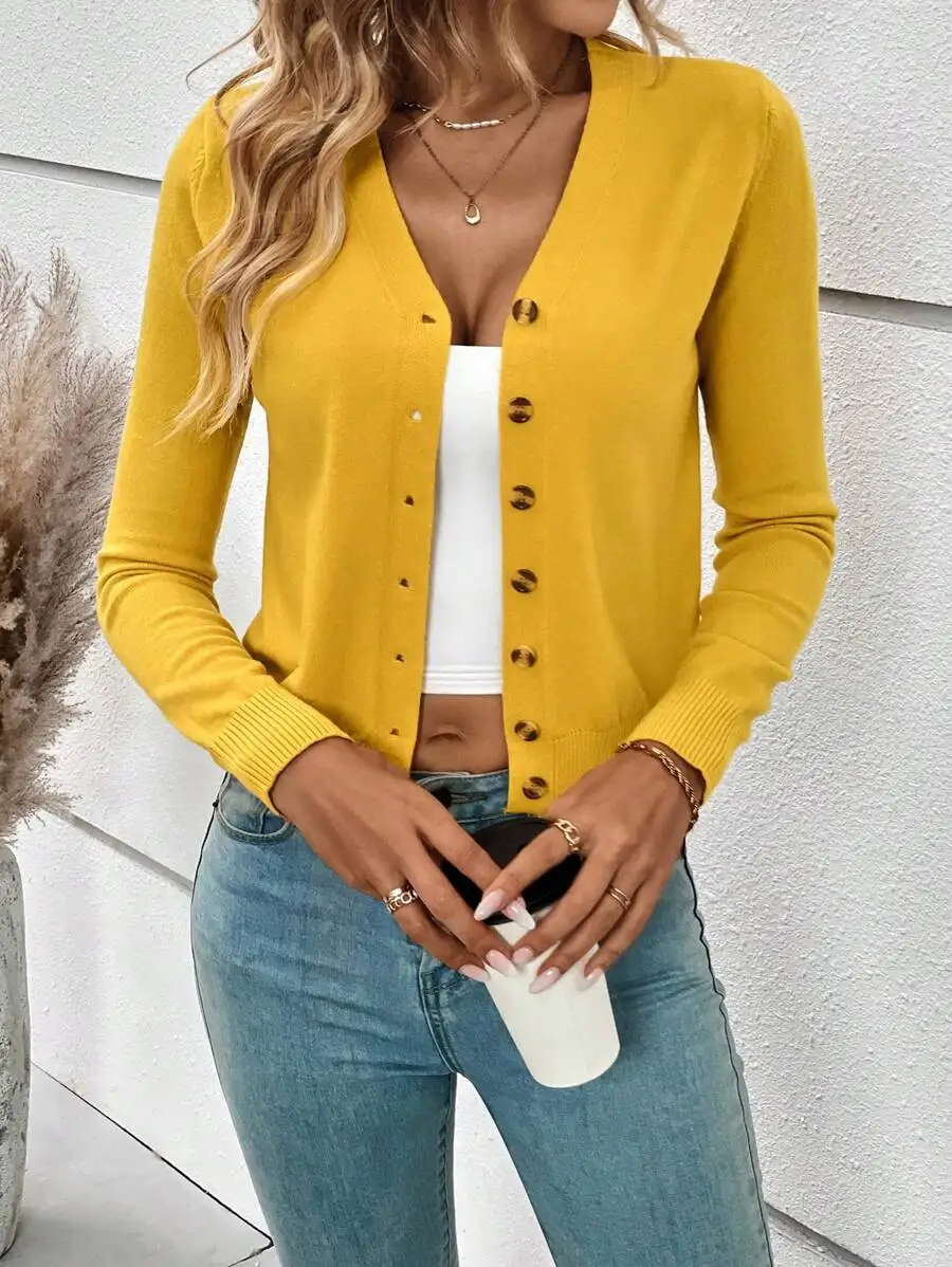Women's Mustard Yellow V-Neck Single-Breasted Knit Cardigan with Gold Buttons
Women's Mustard Yellow V-Neck Single-Breasted Knit Cardigan with Gold Buttons