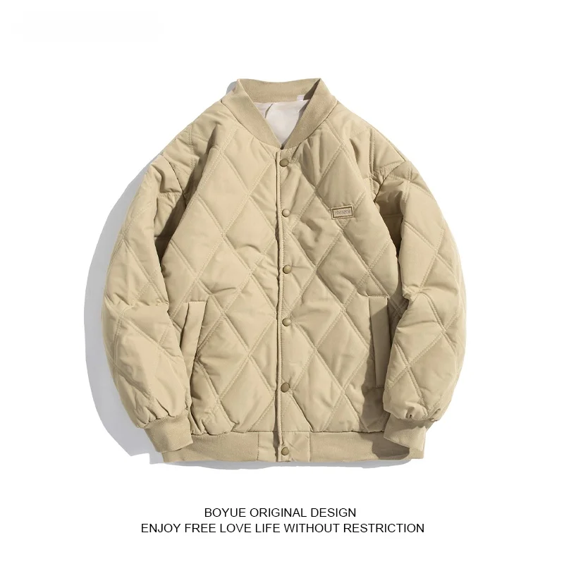 Зимняя бейсбольная куртка Boyue из хлопка с вышитым логотипом и ромбовидным узором в стиле ретро для молодежи, модная повседневная одежда для мужчин
Зимняя бейсбольная куртка Boyue из хлопка с вышитым логотипом и ромбовидным узором в стиле ретро для молодежи, модная повседневная одежда для мужчин