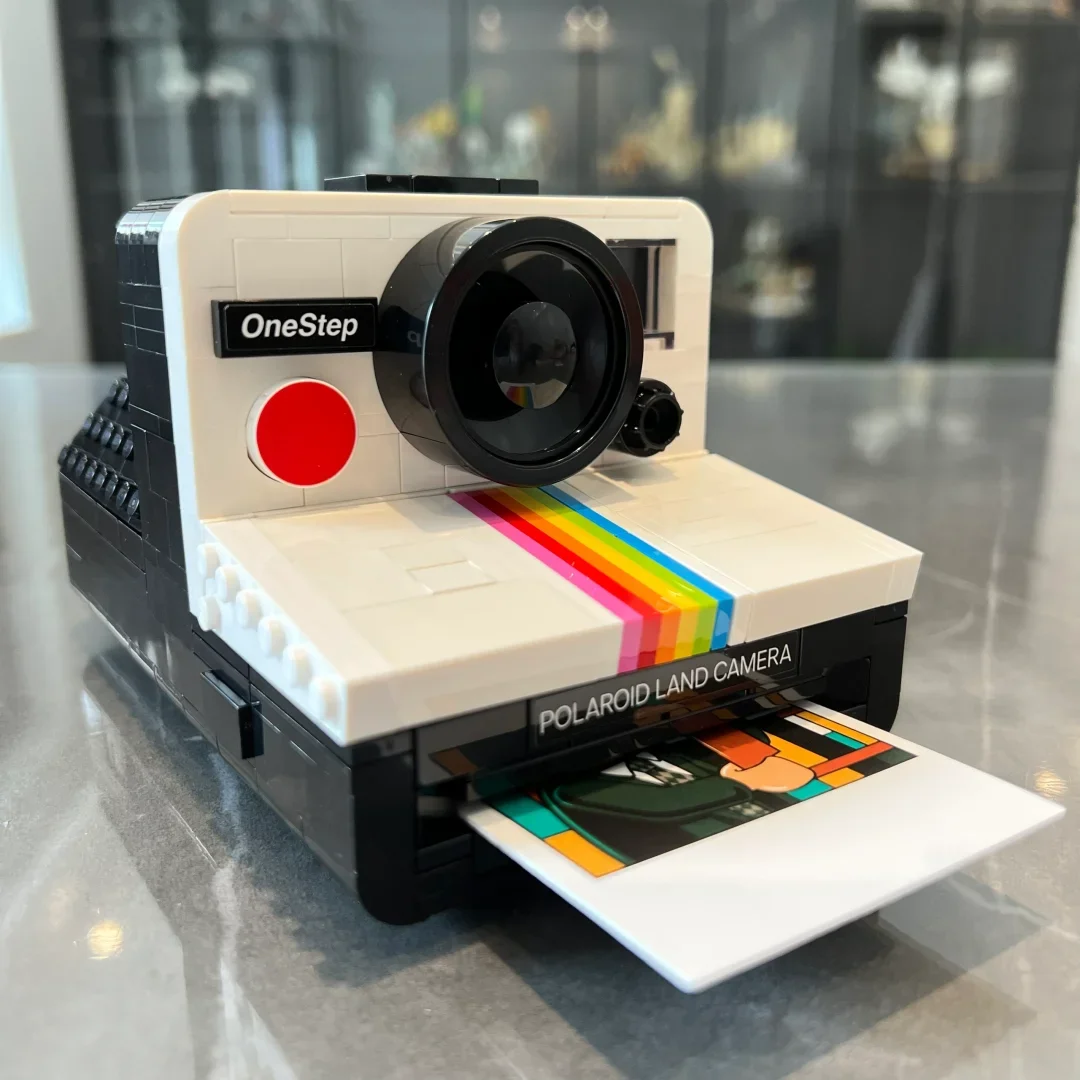 Серия IDEAS, камера Polaroid One-Step-70, коллекция для мужчин и женщин, ретро-строительный блок, игрушка, подарок на день рождения
Серия IDEAS, камера Polaroid One-Step-70, коллекция для мужчин и женщин, ретро-строительный блок, игрушка, подарок на день рождения