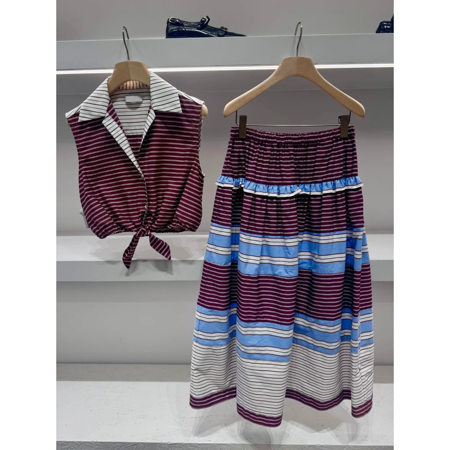 HEIDD 2026 Spring Summer Ethnic Style Color Block Striped Belted Shirt Skirt Set Women's Fashion Summer Outfit Short Sleeve
HEIDD 2026 Spring Summer Ethnic Style Color Block Striped Belted Shirt Skirt Set Women's Fashion Summer Outfit Short Sleeve