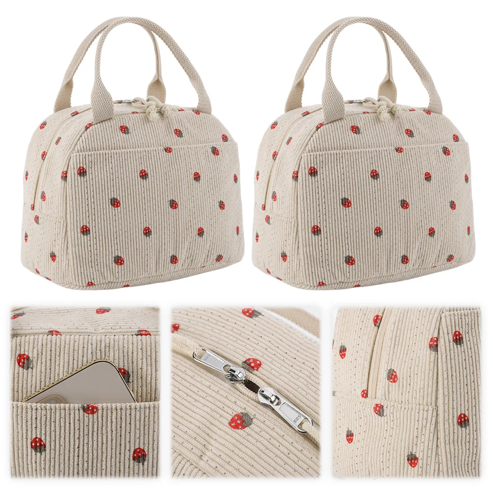 Вельветовый ланч-бокс с клубникой/ромашей, контейнер большой емкости, изолированная сумка для обеда, многофункциональная милая сумка для обеда для кемпинга, пикника
Вельветовый ланч-бокс с клубникой/ромашей, контейнер большой емкости, изолированная сумка для обеда, многофункциональная милая сумка для обеда для кемпинга, пикника