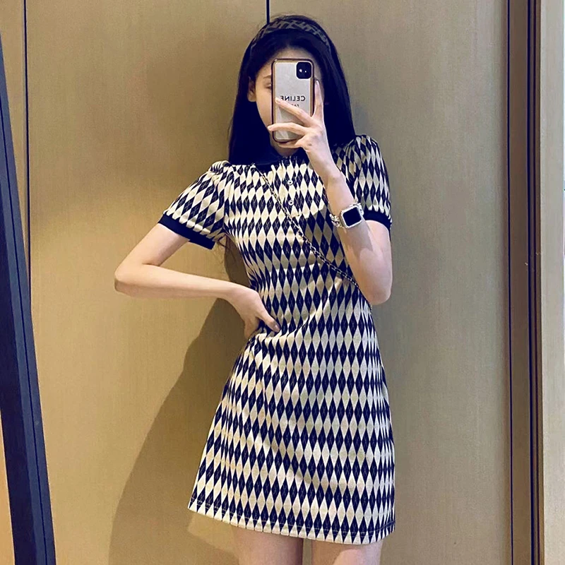 Turn-down Collar Printed Mini Dresses Button Sweet Women's Retro Casual Fashion Thin Summer
Turn-down Collar Printed Mini Dresses Button Sweet Women's Retro Casual Fashion Thin Summer