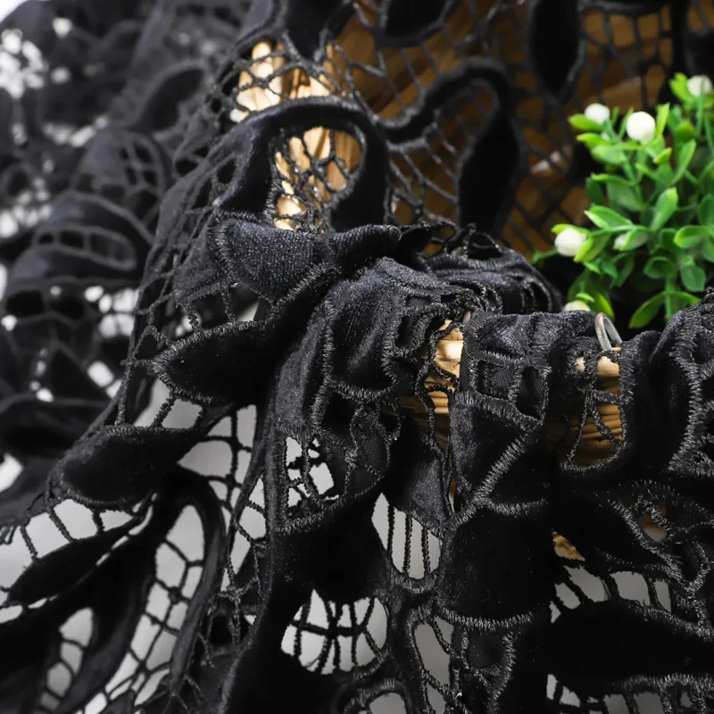 High-end hollow-out floral laser embroidered velvet fabric stage costumes women's clothing dress fabric lace fabric
High-end hollow-out floral laser embroidered velvet fabric stage costumes women's clothing dress fabric lace fabric