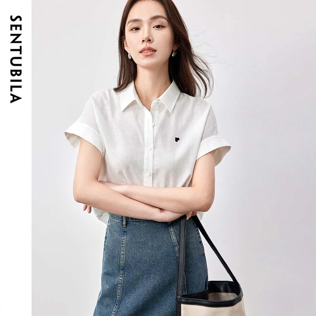 SENTUBILA Raglan Sleeve Women Shirt 2025 Summer Cotton Fashion Comfort Beige Spliced Embroidery Blouses Party Clothing 152C59033
SENTUBILA Raglan Sleeve Women Shirt 2025 Summer Cotton Fashion Comfort Beige Spliced Embroidery Blouses Party Clothing 152C59033