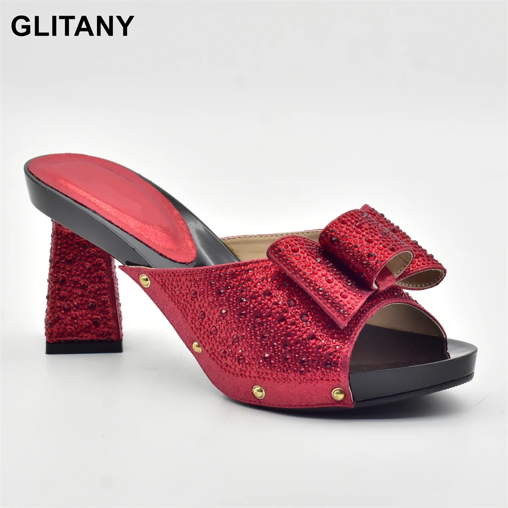 Latest Red Color Italian Design Women Wedding Shoes Decorated with Rhinestone Nigerian Party Rhinestones Pumps African Sandals
Latest Red Color Italian Design Women Wedding Shoes Decorated with Rhinestone Nigerian Party Rhinestones Pumps African Sandals