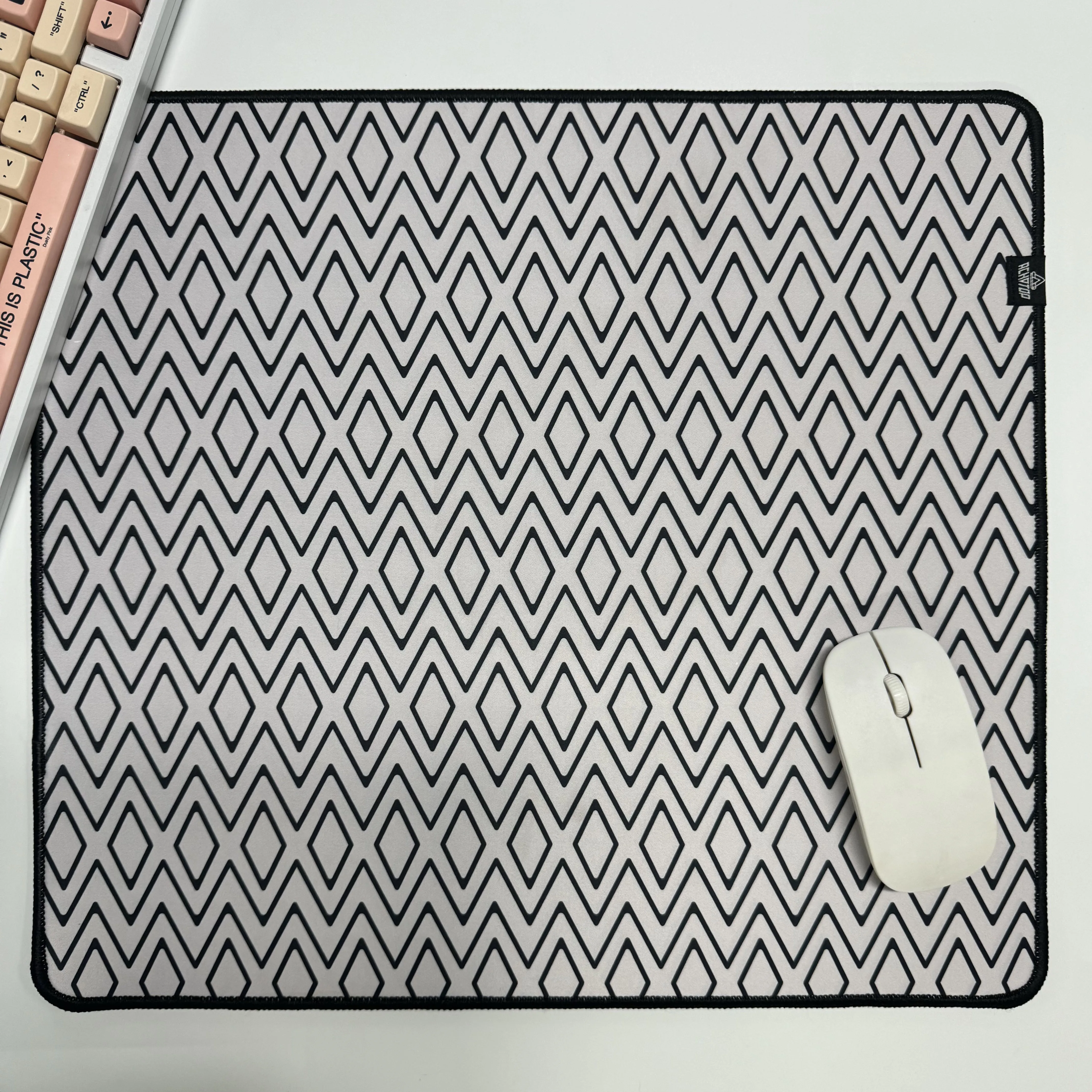 Control Mouse Mat E-Sports Mousepad Premium Locking Edge Mouse Pad Brand Design Speed Mouse Pads 400x450MM Rubber Desk Mat
Control Mouse Mat E-Sports Mousepad Premium Locking Edge Mouse Pad Brand Design Speed Mouse Pads 400x450MM Rubber Desk Mat