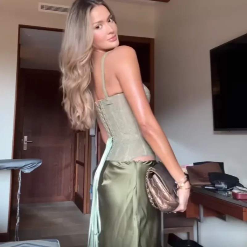 Elegant Fishbone Top Long Skirt Set Women Slim Sling Lace Bandage Top Hip Package Long Skirts 2025 Summer Beach Party Lady Suit
Elegant Fishbone Top Long Skirt Set Women Slim Sling Lace Bandage Top Hip Package Long Skirts 2025 Summer Beach Party Lady Suit