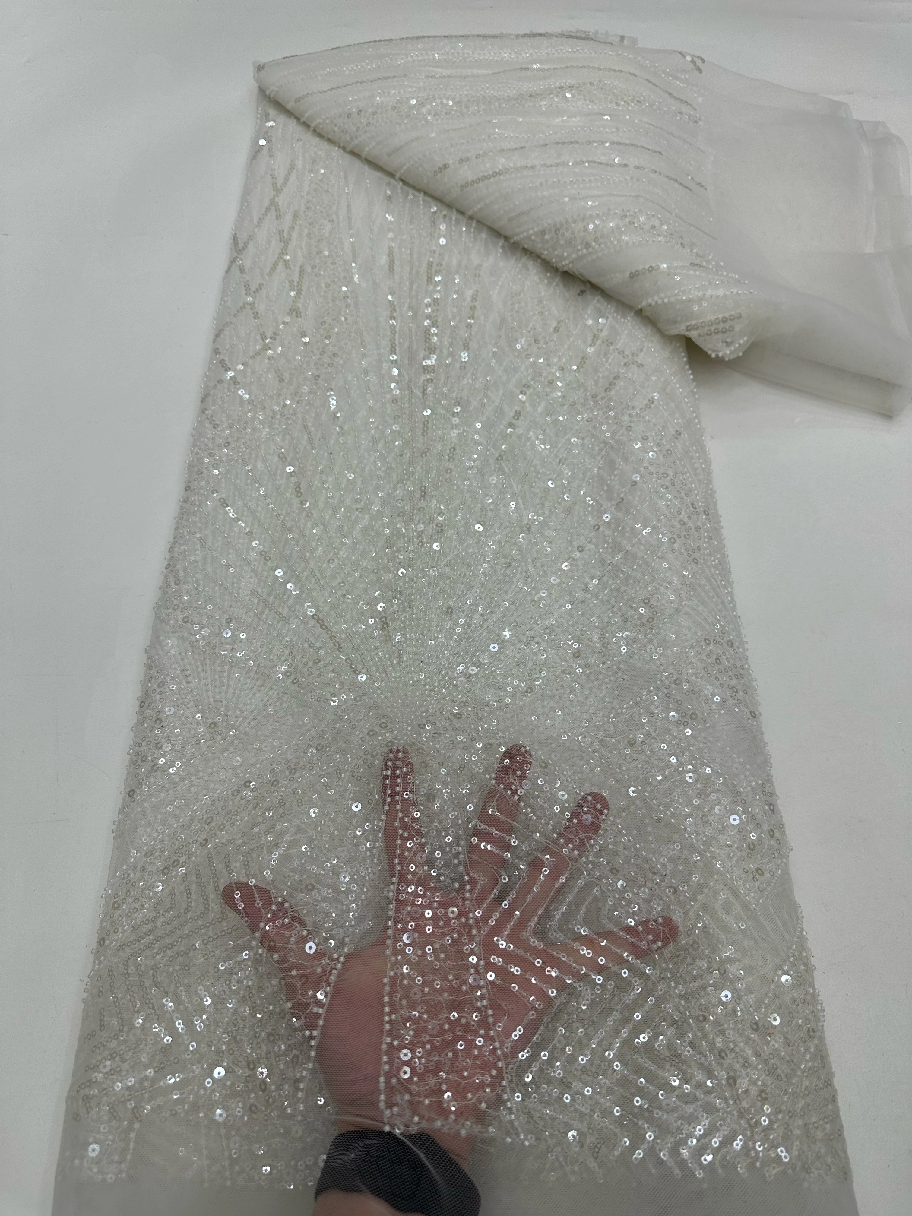 Белое африканское кружево с бисером, высококачественная ткань 2026 года, 5 ярдов, нигерийское кружево с пайетками, французские кружевные ткани для праздничных платьев
Белое африканское кружево с бисером, высококачественная ткань 2026 года, 5 ярдов, нигерийское кружево с пайетками, французские кружевные ткани для праздничных платьев