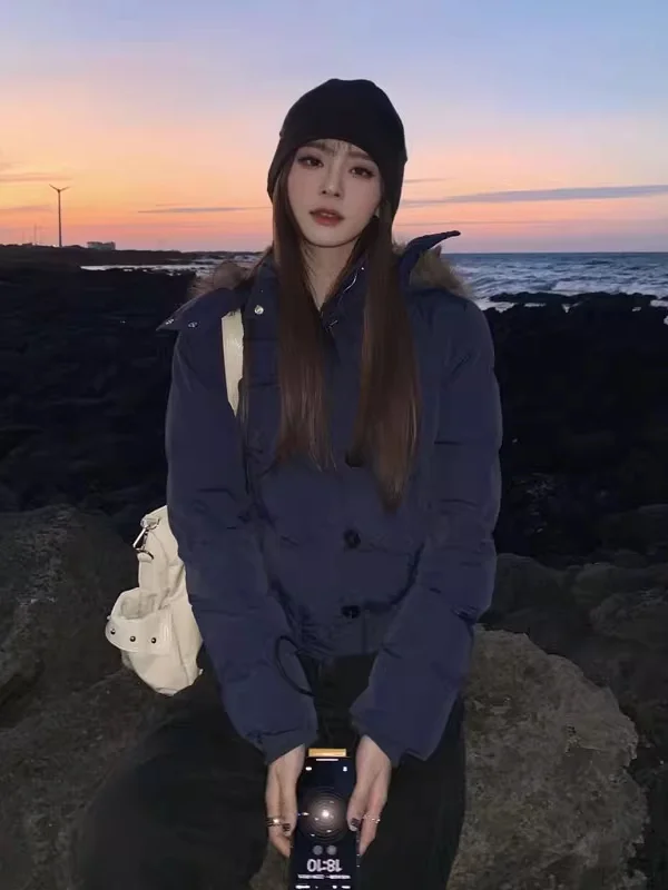 Ретро-куртка из высококачественного хлопка с капюшоном, модная теплая верхняя одежда для невысоких, зима 2026, корейский стиль, вязаная, с длинными рукавами
Ретро-куртка из высококачественного хлопка с капюшоном, модная теплая верхняя одежда для невысоких, зима 2026, корейский стиль, вязаная, с длинными рукавами