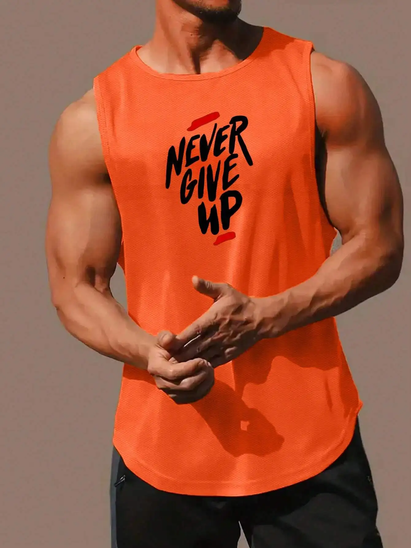 Мужская оранжевая сетчатая майка с ярким принтом «Never Give Up»
Мужская оранжевая сетчатая майка с ярким принтом «Never Give Up»