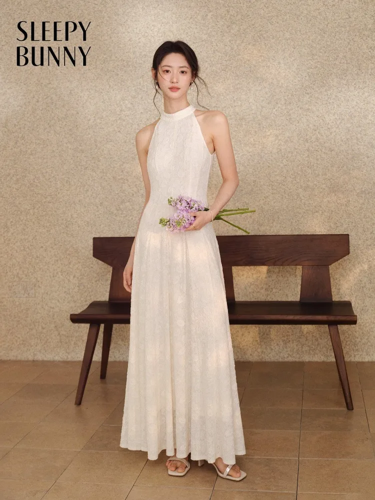 Women Halter Neck Waist-Cinching Sleeveless Dress Lady Spring Elegant Flowy Maxi Outfit Fashionable Slim-Fit Long Skirt Gown
Women Halter Neck Waist-Cinching Sleeveless Dress Lady Spring Elegant Flowy Maxi Outfit Fashionable Slim-Fit Long Skirt Gown