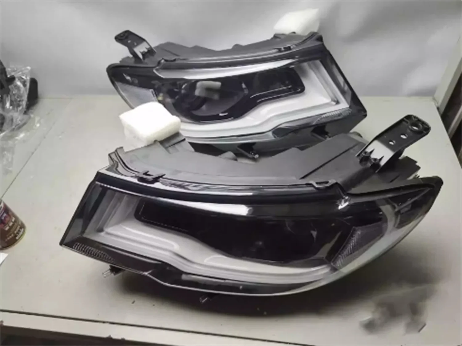 Передняя фара для Jeep Grand Cherokee дневного хода DRL указатель поворота
Передняя фара для Jeep Grand Cherokee дневного хода DRL указатель поворота