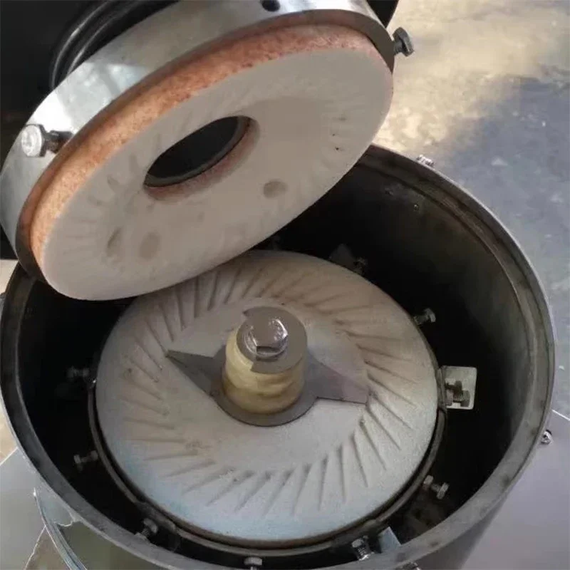 2.2KW New Commercial Stainless Steel Vertical Sesame Butter Peanut Butter Machine 50KG/H Pure Copper Wire Motor Food Processors
2.2KW New Commercial Stainless Steel Vertical Sesame Butter Peanut Butter Machine 50KG/H Pure Copper Wire Motor Food Processors