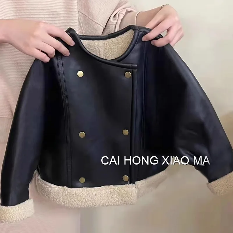 Korean Children's Clothing 2024 Autumn Winter Boys and Girls' Jackets Children Fashion Fried Street Lamb Wool Leather Jackets
Korean Children's Clothing 2024 Autumn Winter Boys and Girls' Jackets Children Fashion Fried Street Lamb Wool Leather Jackets