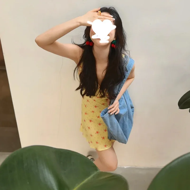 Yellow Sleeveless V-neck Floral French Dress Casual Everyday Lace-up Halter Skirt
Yellow Sleeveless V-neck Floral French Dress Casual Everyday Lace-up Halter Skirt