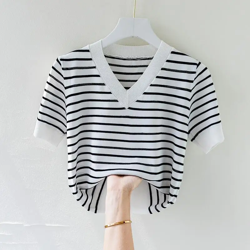 Women Clothing All-match Thin Ice Silk Striped Vintage Tops Summer Short Sleeve V Neck Contrast Casual T Shirts Harajuku Fashion
Women Clothing All-match Thin Ice Silk Striped Vintage Tops Summer Short Sleeve V Neck Contrast Casual T Shirts Harajuku Fashion