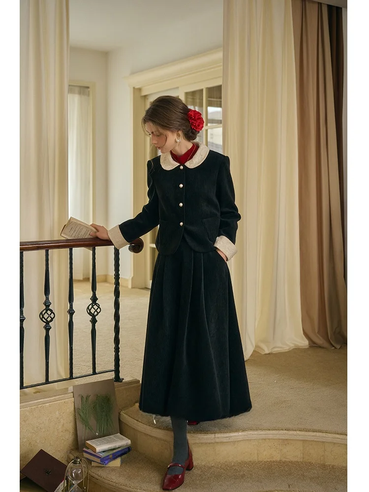 SimpleRetro Retro Lace Collar Sheneel Short Jacket Velvet Set Women Winter Half Skirt Fashionable Outerwear Ensemble
SimpleRetro Retro Lace Collar Sheneel Short Jacket Velvet Set Women Winter Half Skirt Fashionable Outerwear Ensemble