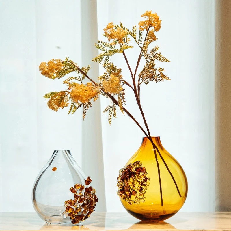 Amber glass vase with small mouth and big belly, living room flower arrangement decoration
Amber glass vase with small mouth and big belly, living room flower arrangement decoration