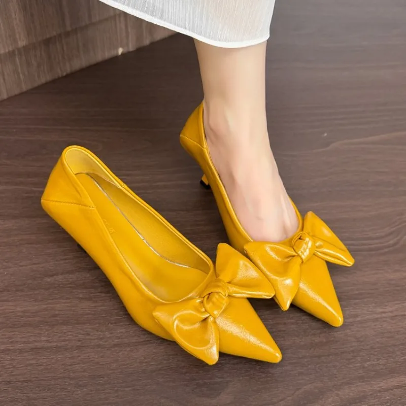 Women's French Bow Pointed Toe High Heels 2026 New Temperament Soft Leather Single Shoes
Women's French Bow Pointed Toe High Heels 2026 New Temperament Soft Leather Single Shoes