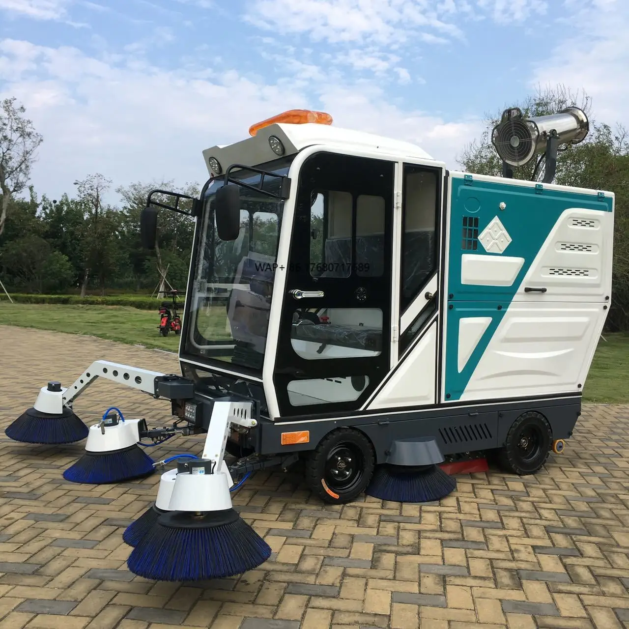 HG Full-Closed Four-Wheel Electric Road Sweeper Automatic Hotel Floor Industrial Ride Big Car 700kg 3-Year Warranty for Urban
HG Full-Closed Four-Wheel Electric Road Sweeper Automatic Hotel Floor Industrial Ride Big Car 700kg 3-Year Warranty for Urban