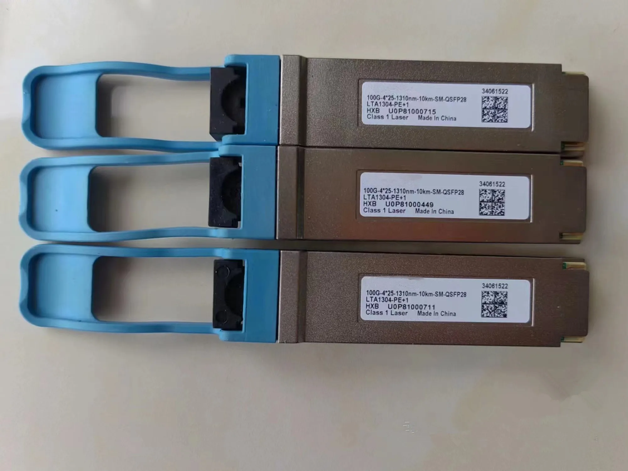 H-W QSFP28 1310NM 100G 10KM трансивер 100G-4*25-1310nm-10km-SM-QSFP28 34061522 LTA1304-PE + 1 FTLC1152WGPLC-HW LC интерфейс
H-W QSFP28 1310NM 100G 10KM трансивер 100G-4*25-1310nm-10km-SM-QSFP28 34061522 LTA1304-PE + 1 FTLC1152WGPLC-HW LC интерфейс