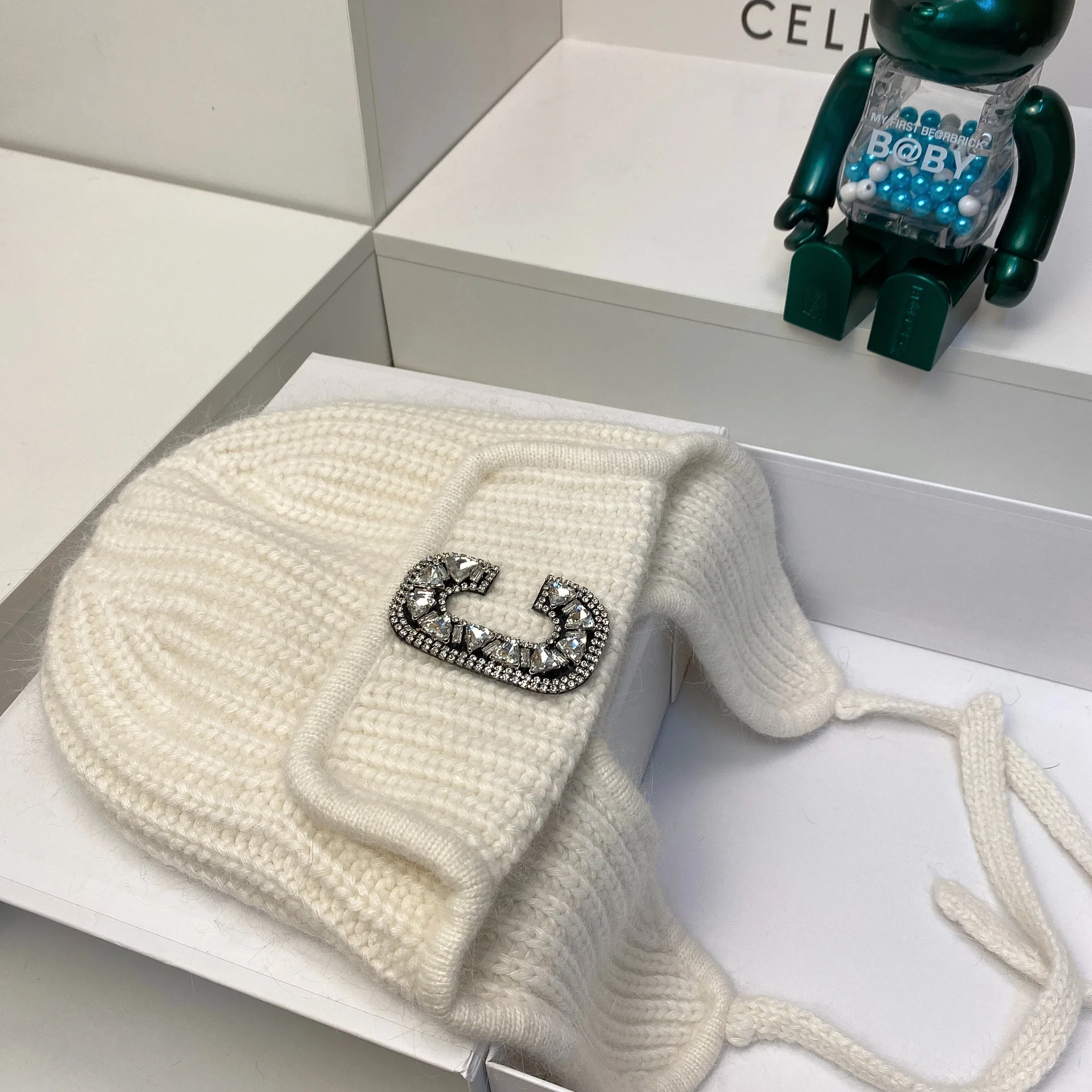 Best selling winter knitted hat, neutral rabbit hair, acrylic polyester, adult warm outdoor ear protection hat, Lei Feng hat
Best selling winter knitted hat, neutral rabbit hair, acrylic polyester, adult warm outdoor ear protection hat, Lei Feng hat