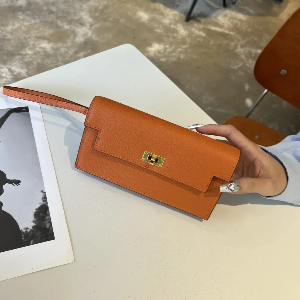 VOLVAETEC New Chain Bag Exquisite Women's Bag Wallet Cowhide Hand Long Clip One Shoulder Crossbody Simple Convenient Casual
VOLVAETEC New Chain Bag Exquisite Women's Bag Wallet Cowhide Hand Long Clip One Shoulder Crossbody Simple Convenient Casual