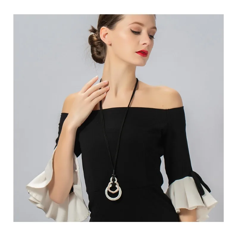 Long Necklace Foreign Trade Explosion Korean Version Fashionable Simple Atmosphere Geometric Long Women's Sweater Chain Versatil
Long Necklace Foreign Trade Explosion Korean Version Fashionable Simple Atmosphere Geometric Long Women's Sweater Chain Versatil