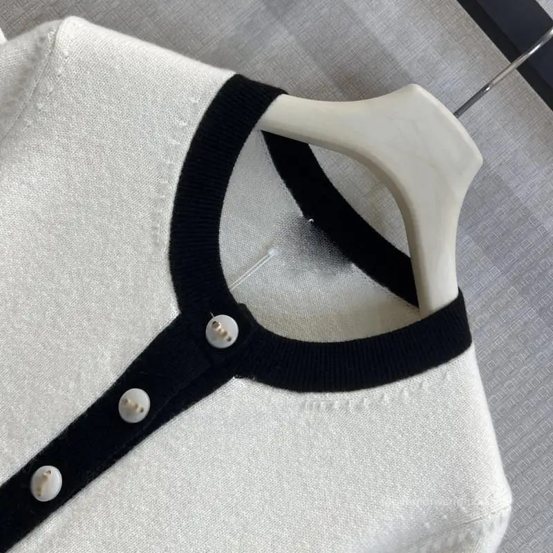 Chic Knitted Sweater with Knot Color Block round Neck mid Sleeve Spring New Style Women's Comfortable Fit Casual Wear
Chic Knitted Sweater with Knot Color Block round Neck mid Sleeve Spring New Style Women's Comfortable Fit Casual Wear