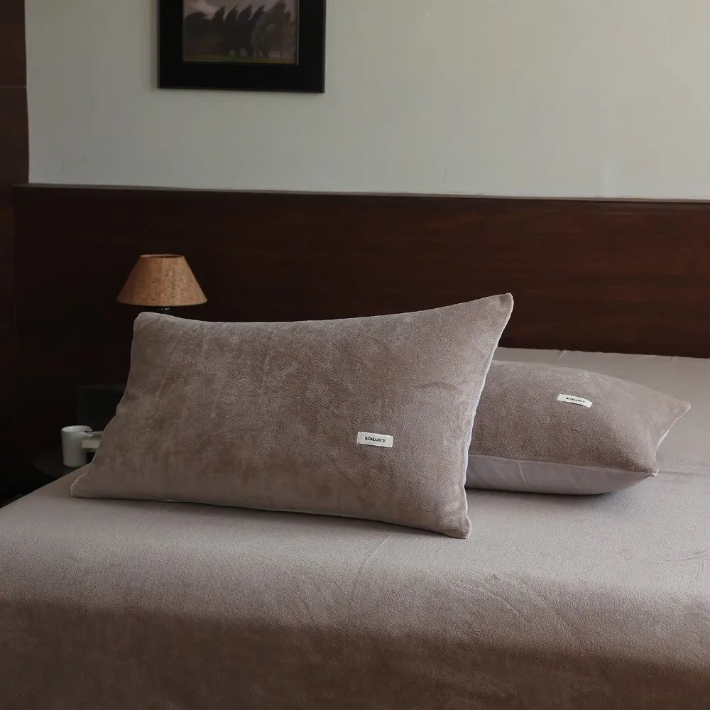 2PCS 48x74cm Milk Velvet Pillowcase Comfortable Breathable Pillowcase Cover Solid Color Rectangular Pillow Case
2PCS 48x74cm Milk Velvet Pillowcase Comfortable Breathable Pillowcase Cover Solid Color Rectangular Pillow Case