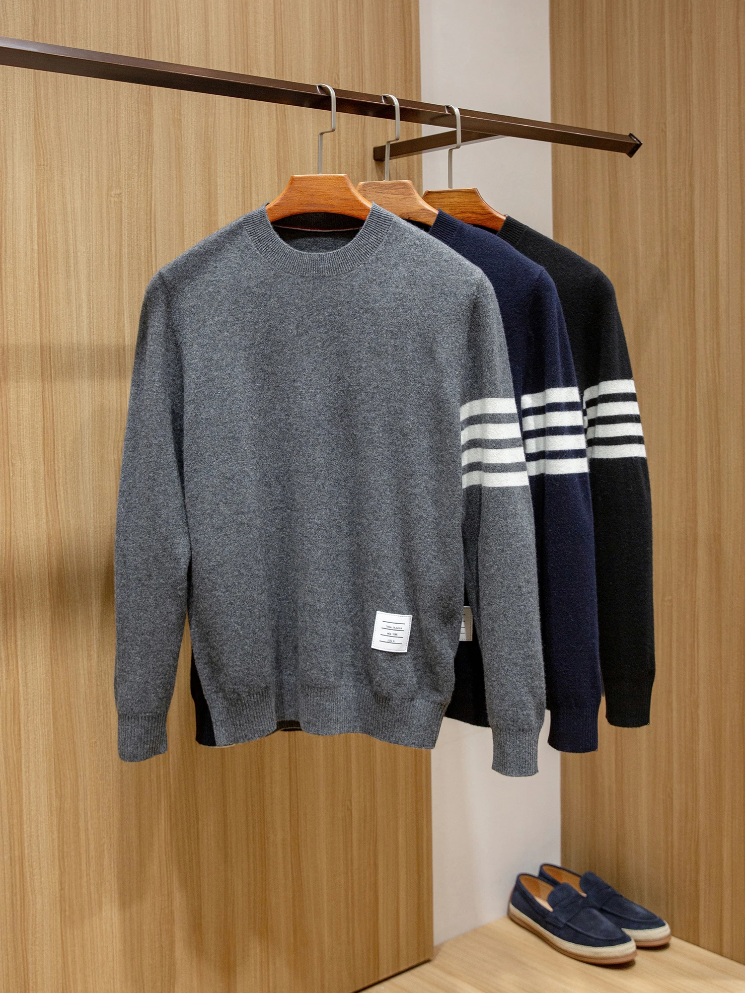 Мужской повседневный свитер из смесовой шерсти, классический, комфортный, вязаный, базовый слой, для зимы
Мужской повседневный свитер из смесовой шерсти, классический, комфортный, вязаный, базовый слой, для зимы