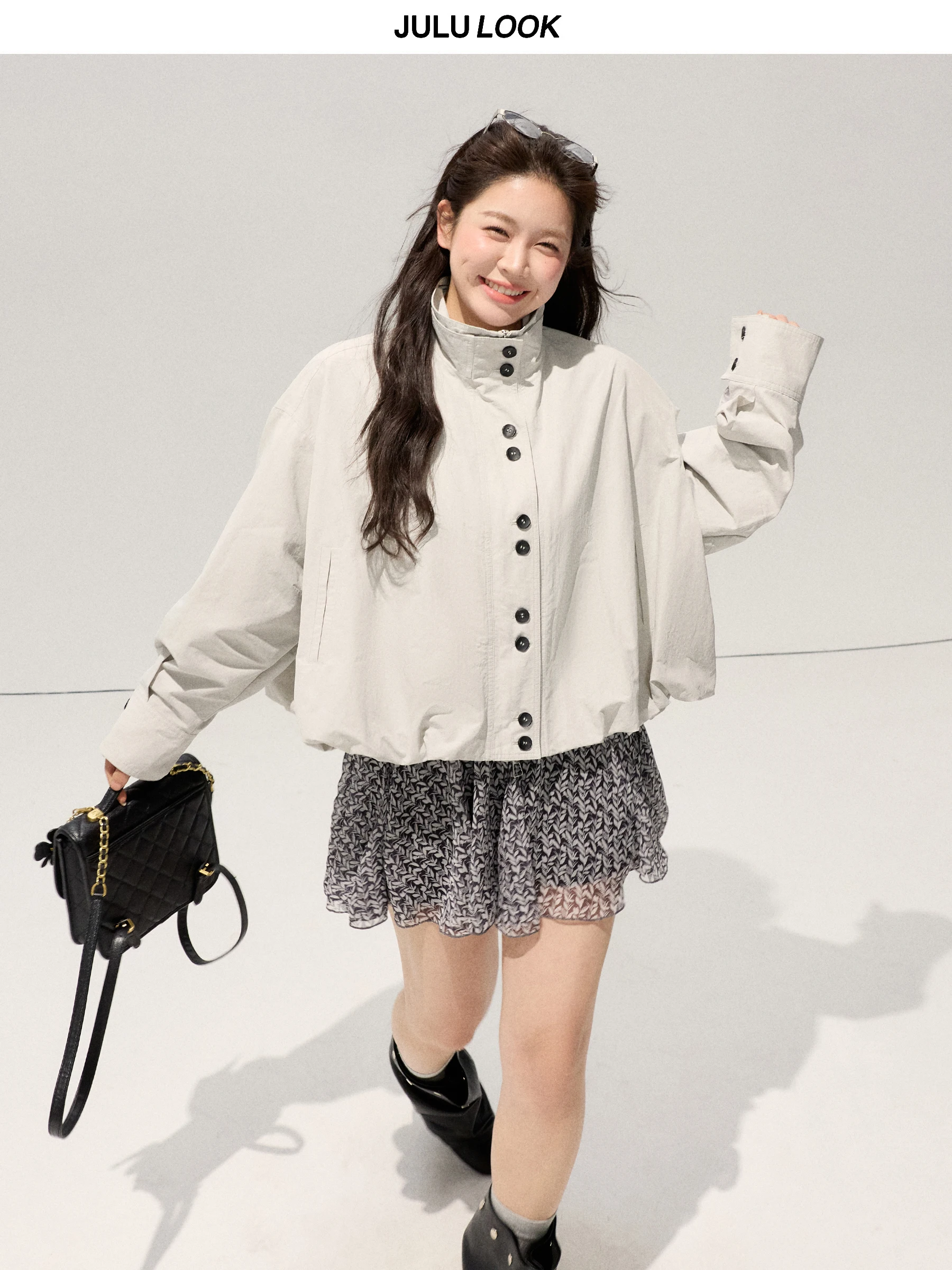 Loose Fit Floral Print Short Jacket And Half Skirt Set plus Size Workwear by Jululook Spring Commute Style Large Size Outfit
Loose Fit Floral Print Short Jacket And Half Skirt Set plus Size Workwear by Jululook Spring Commute Style Large Size Outfit