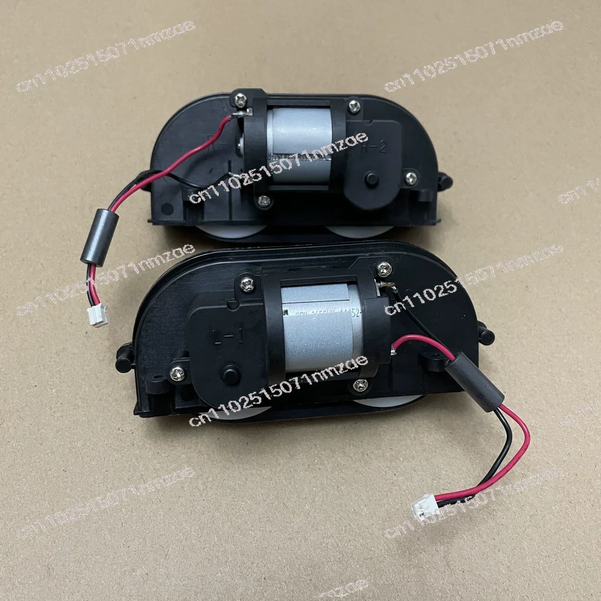 CC903 CC906 Automatic Window Cleaning Robot Scroll Wheel, Accessories
CC903 CC906 Automatic Window Cleaning Robot Scroll Wheel, Accessories