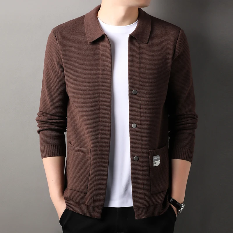 2025 мужской вязаный кардиган с воротником и длинными рукавами, свитер на осень и зиму, однотонная повседневная модная куртка, тренд
2025 мужской вязаный кардиган с воротником и длинными рукавами, свитер на осень и зиму, однотонная повседневная модная куртка, тренд