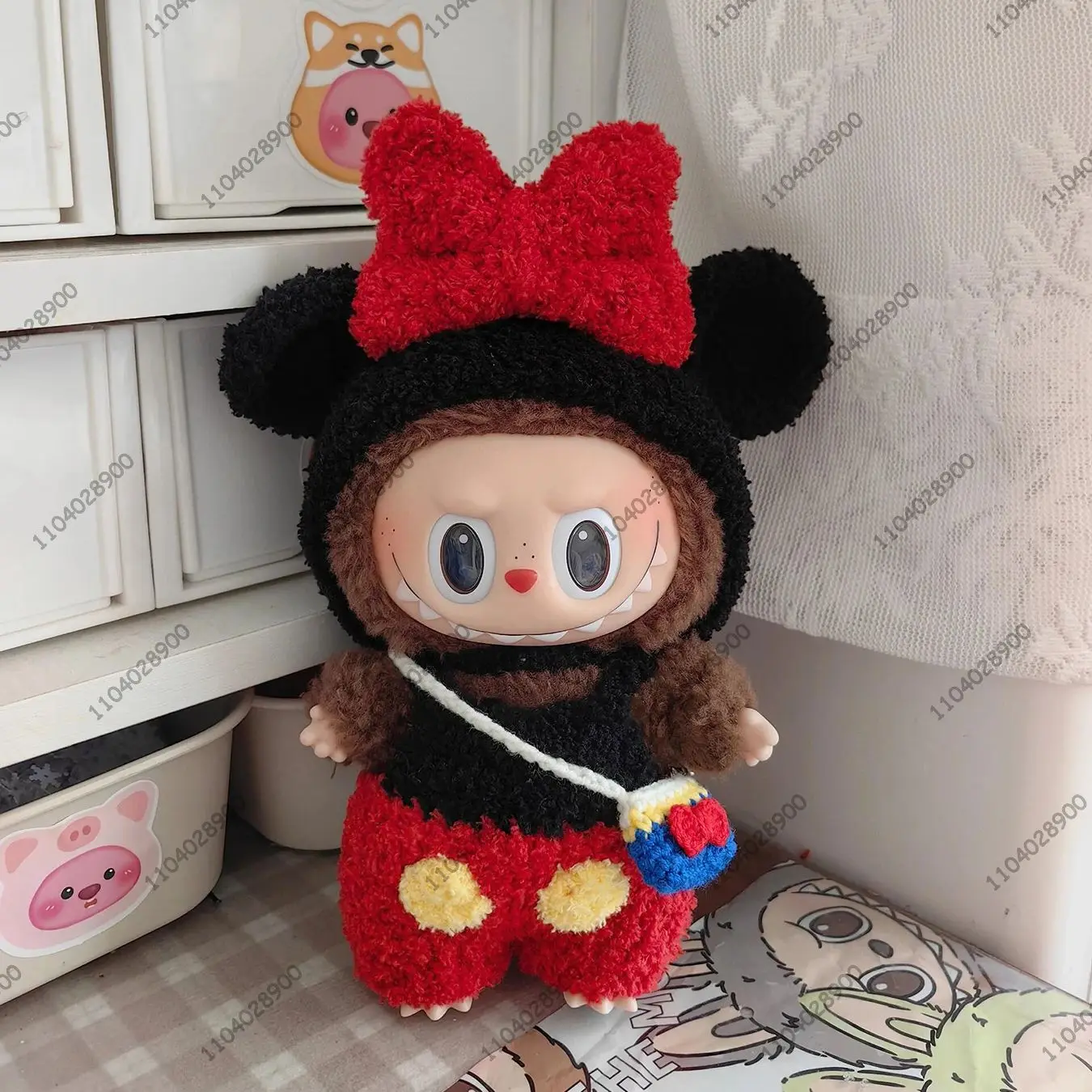 Labubu The Monsters Disney Костюм Микки Мауса Кукольная Одежда 1:1 Реплика Виниловая Лицо Кукла Фигурка Сумка Очаровательная Подвеска Подарок
Labubu The Monsters Disney Костюм Микки Мауса Кукольная Одежда 1:1 Реплика Виниловая Лицо Кукла Фигурка Сумка Очаровательная Подвеска Подарок