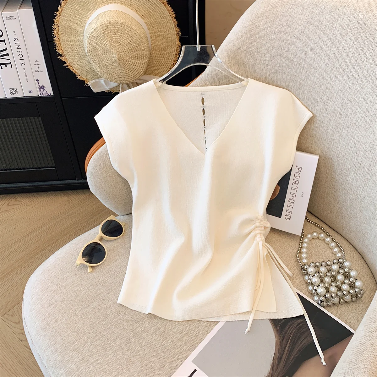 Slim Fit Korean Style Knitted T-Shirt Women's Summer New Drawstring Hollow out Back Shoulder Top Short Sleeve V Neck Color
Slim Fit Korean Style Knitted T-Shirt Women's Summer New Drawstring Hollow out Back Shoulder Top Short Sleeve V Neck Color