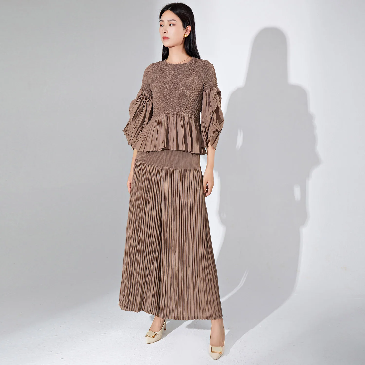 Miyake Women Casual Pleated 2 Pieces Set Round Neck Long Sleeves Tops High Waist Wide Leg Pants Solid Color Sets 2AA3332
Miyake Women Casual Pleated 2 Pieces Set Round Neck Long Sleeves Tops High Waist Wide Leg Pants Solid Color Sets 2AA3332