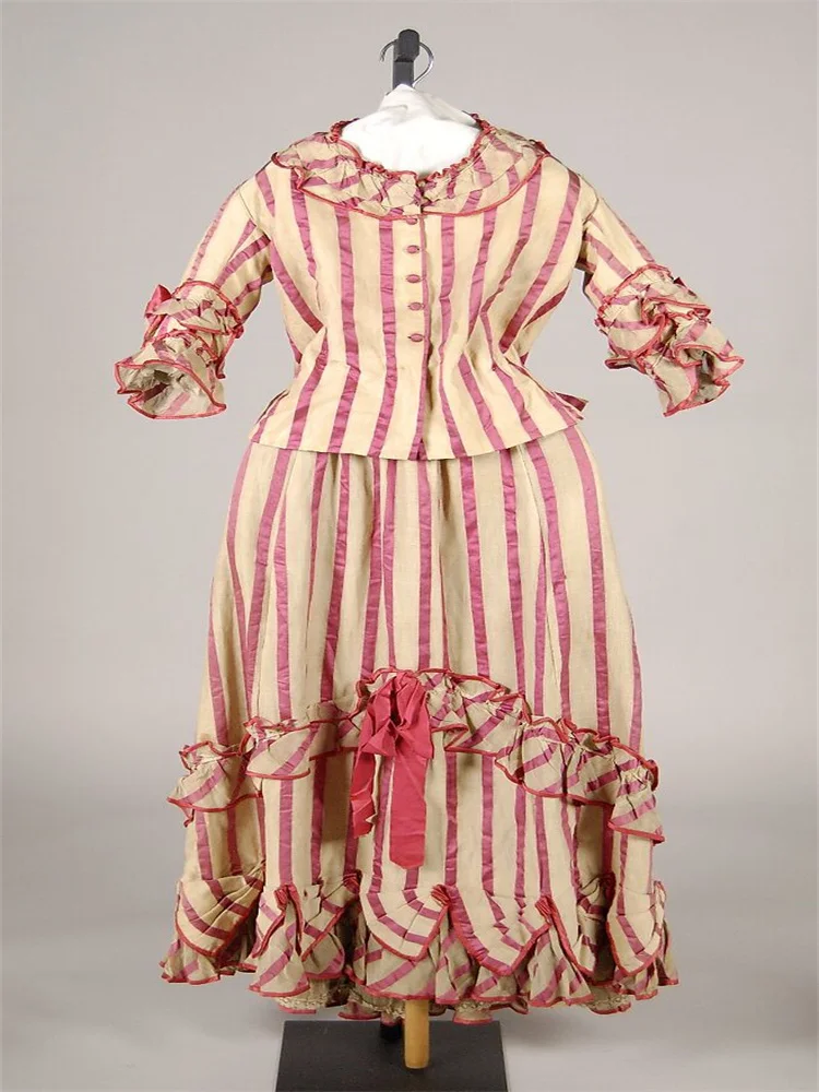 1868s Victorian Edwardian Duchess Afternoon Dress Colonial Civil War Southern Reenactment Queen Ball Gown
1868s Victorian Edwardian Duchess Afternoon Dress Colonial Civil War Southern Reenactment Queen Ball Gown