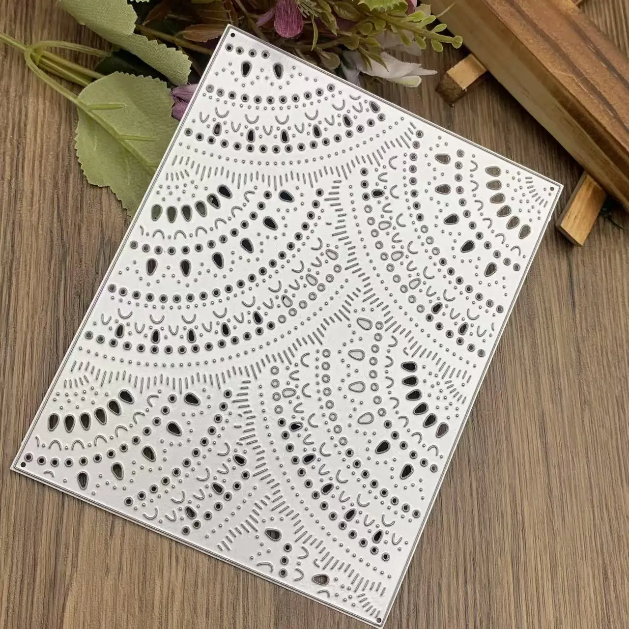 1Pc Square Lace Decorative Metal Cutting Mold Template, Used For DIY Scrapbook Decoration, Manual Die-Cutting Template Mold
1Pc Square Lace Decorative Metal Cutting Mold Template, Used For DIY Scrapbook Decoration, Manual Die-Cutting Template Mold