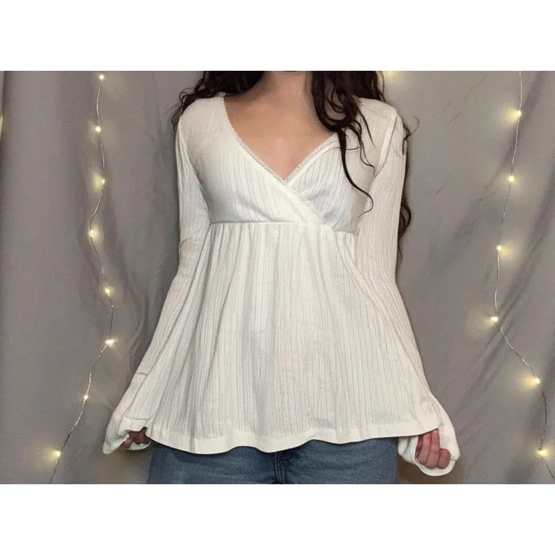 Solid Color Basic High Waist A Pendulum Shows Thin V Neck Pure Lace Splicing Long Sleeve T-shirt Top
Solid Color Basic High Waist A Pendulum Shows Thin V Neck Pure Lace Splicing Long Sleeve T-shirt Top