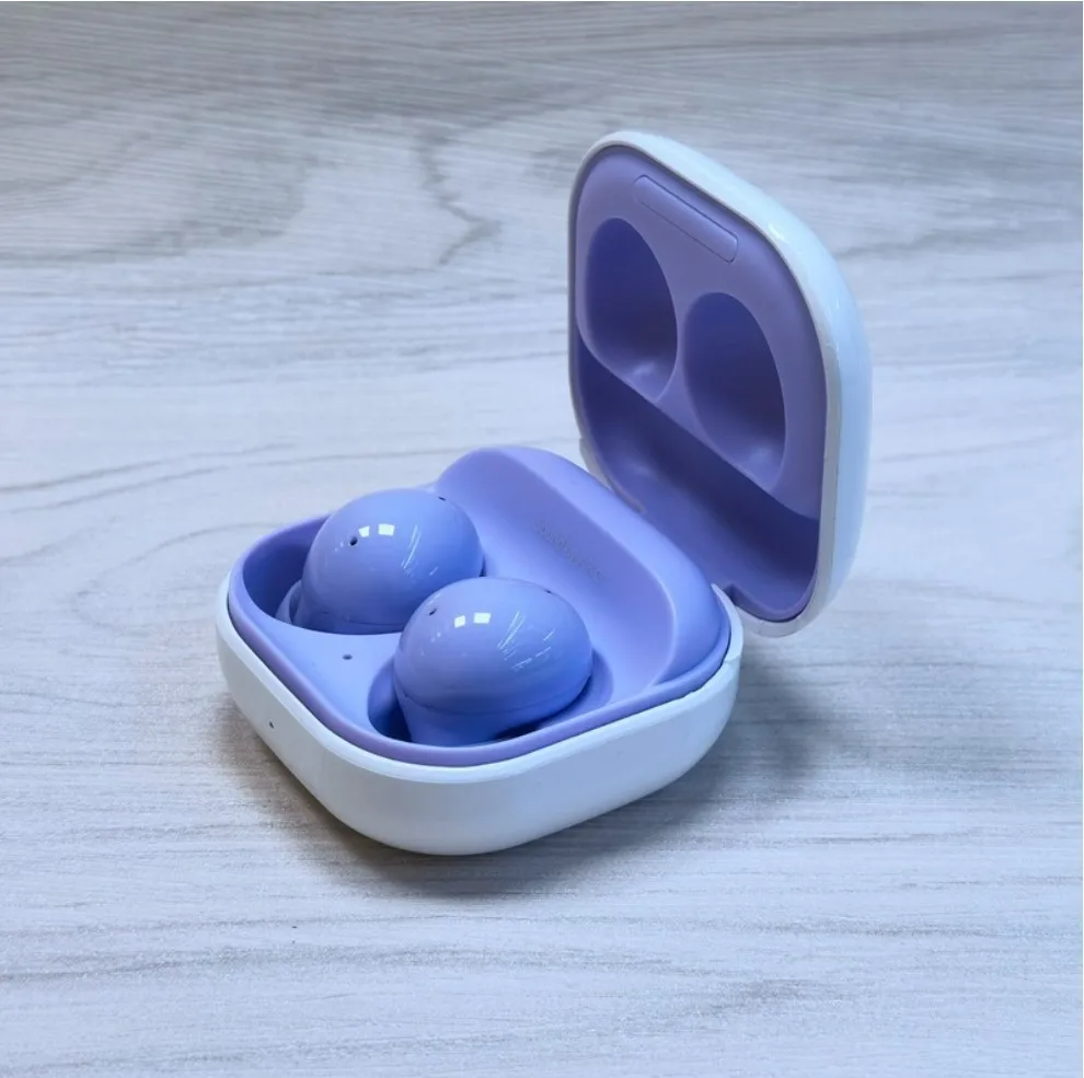 New Buds2 R177 Wireless Bluetooth Earphones TWS Stereo Mini In Ear Sport Long Battery Life
New Buds2 R177 Wireless Bluetooth Earphones TWS Stereo Mini In Ear Sport Long Battery Life