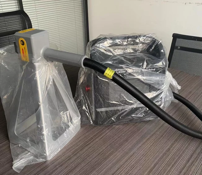 20W Portable Mini Metal Plastic Automated Handheld Fiber Laser Marker Marking Machines
20W Portable Mini Metal Plastic Automated Handheld Fiber Laser Marker Marking Machines