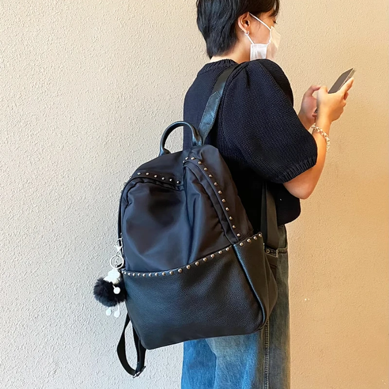 2025 новый модный рюкзак для женщин, 15-дюймовый рюкзак для ноутбука с заклепками, большая вместительная повседневная сумка на плечо, Mochila Femenina
2025 новый модный рюкзак для женщин, 15-дюймовый рюкзак для ноутбука с заклепками, большая вместительная повседневная сумка на плечо, Mochila Femenina