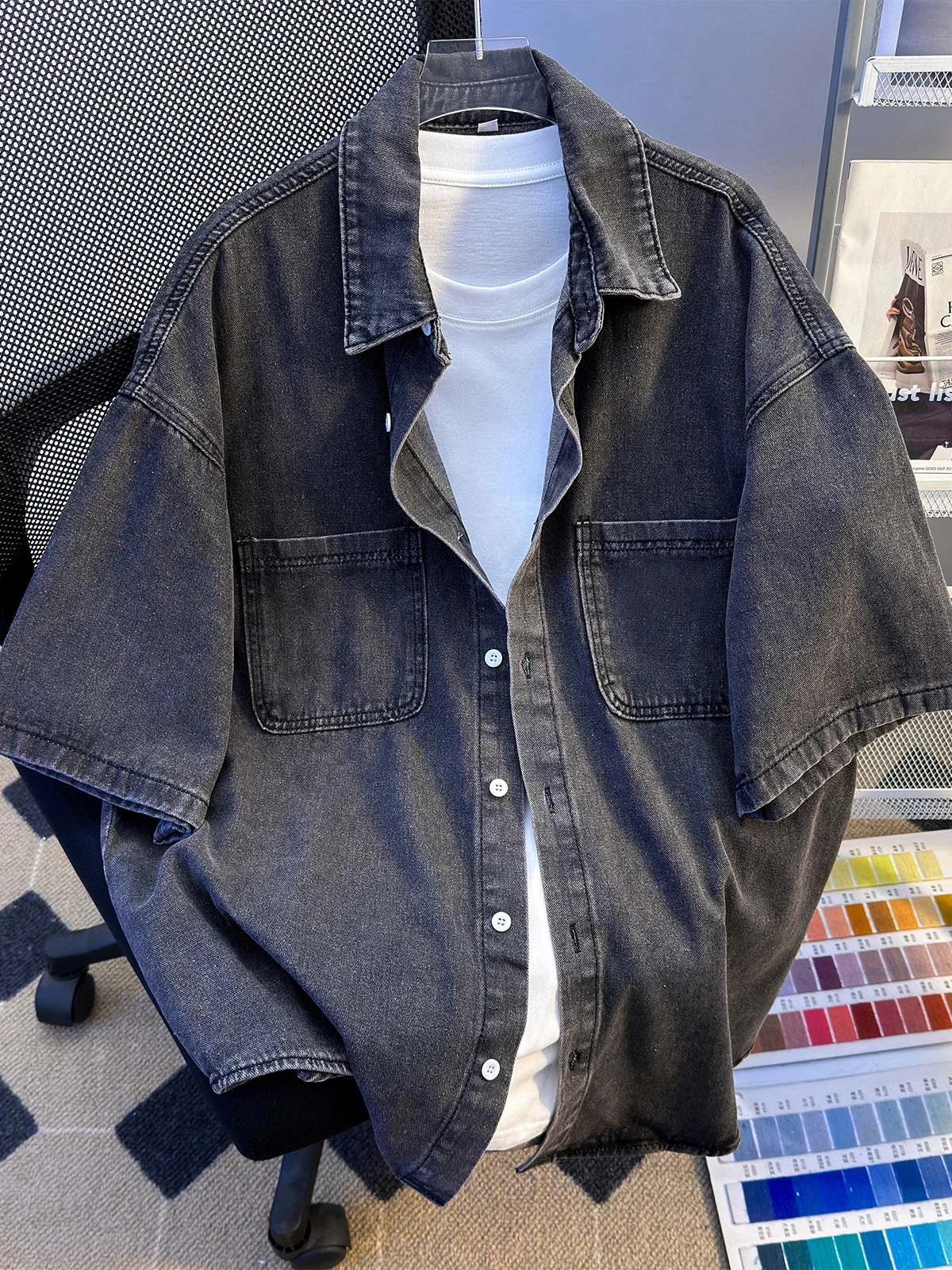 Washed Vintage Denim Short Sleeve Shirt Casual Thin Men's Summer Loose Open Cardigan Jacket American Style Casual Shirt
Washed Vintage Denim Short Sleeve Shirt Casual Thin Men's Summer Loose Open Cardigan Jacket American Style Casual Shirt