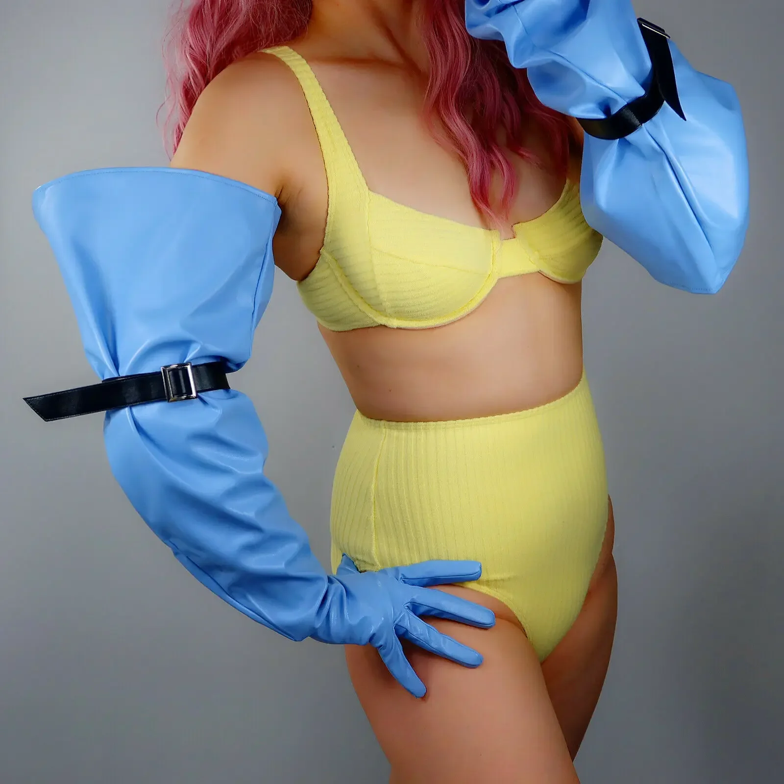 Faux Leather Light Blue GLOVES PUFF SLEEVES W/ Armband Unisex Oversized 70cm Long Evening Cosplay Dressing Fashion Costume
Faux Leather Light Blue GLOVES PUFF SLEEVES W/ Armband Unisex Oversized 70cm Long Evening Cosplay Dressing Fashion Costume
