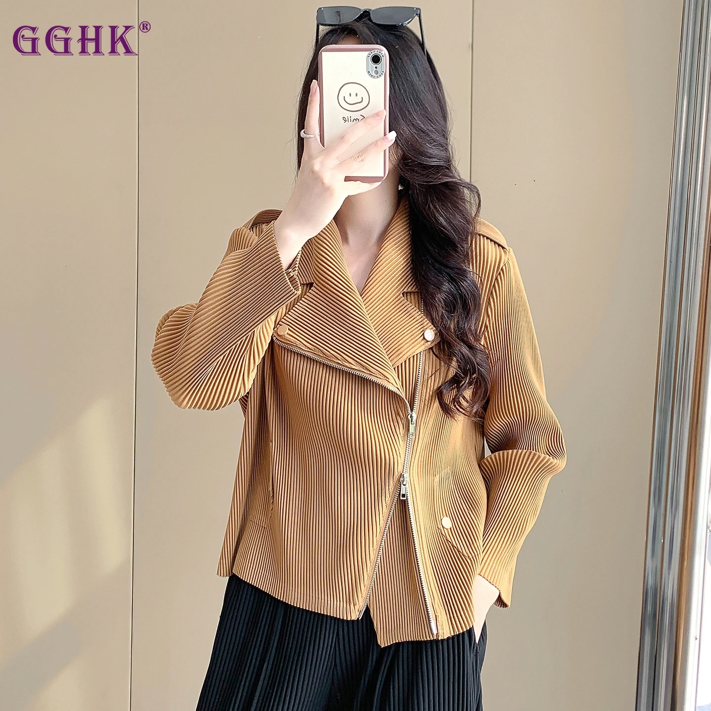 GGHK 2025 Fall New Women Coat Solid Color Lapel Long Sleeve Zipper Design Fashion Casual Female Jacket Outdoor Travel Clothing
GGHK 2025 Fall New Women Coat Solid Color Lapel Long Sleeve Zipper Design Fashion Casual Female Jacket Outdoor Travel Clothing