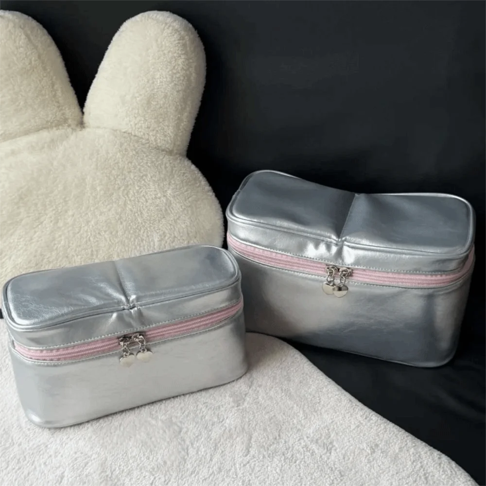 PU Leather Silver Makeup Bag Large Capacity Detachable Cosmetic Storage Pouch with Handle Waterproof Portable Makeup Brush Case
PU Leather Silver Makeup Bag Large Capacity Detachable Cosmetic Storage Pouch with Handle Waterproof Portable Makeup Brush Case
