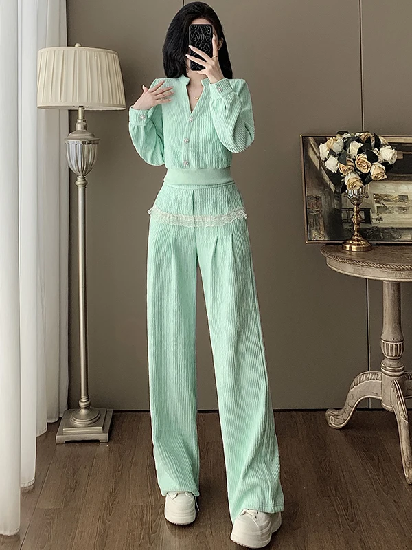 Fashionable Green Set Women's Spring 2026 Elegantly Stylish Small V-Neck Long Sleeve Top Wide Leg Pants Two-Piece Suit
Fashionable Green Set Women's Spring 2026 Elegantly Stylish Small V-Neck Long Sleeve Top Wide Leg Pants Two-Piece Suit